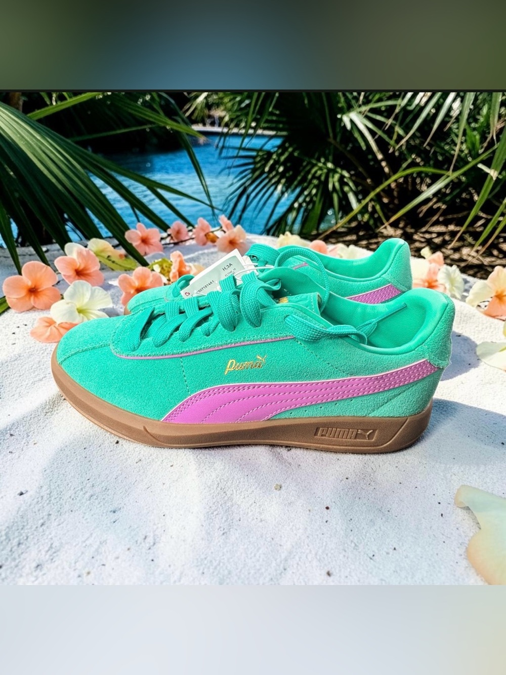 Puma Mint Green & Pink Suede Sneakers-🥰Size 7.5